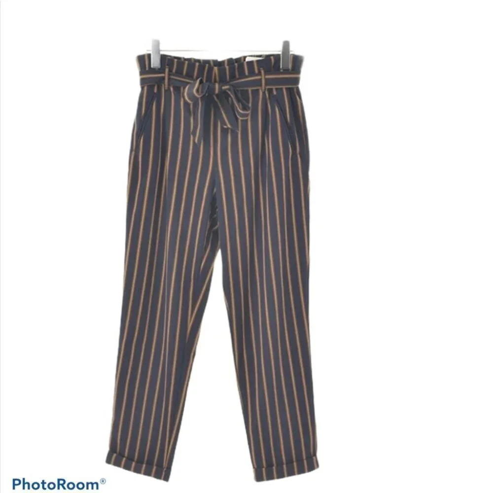 12. Zara Paper Bag Front Tie  Stripped Trafaluc Medium